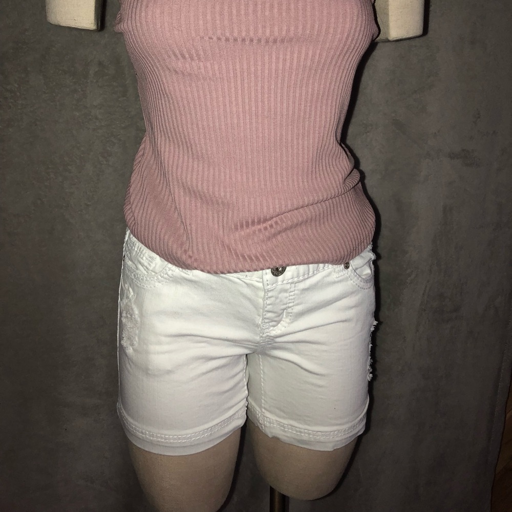 Shorts - Picture 2 of 4